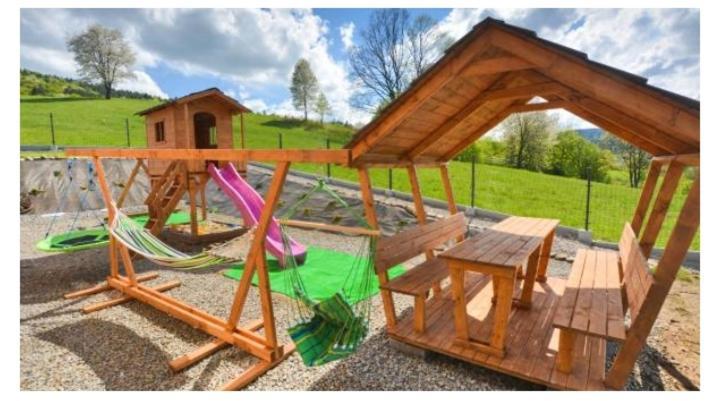 Domek W Swiatkowej Krempna Exterior foto