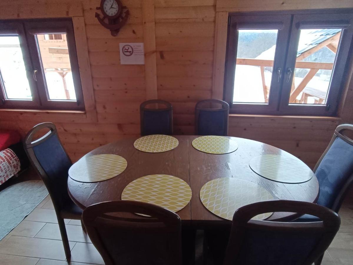 Domek W Swiatkowej Krempna Exterior foto