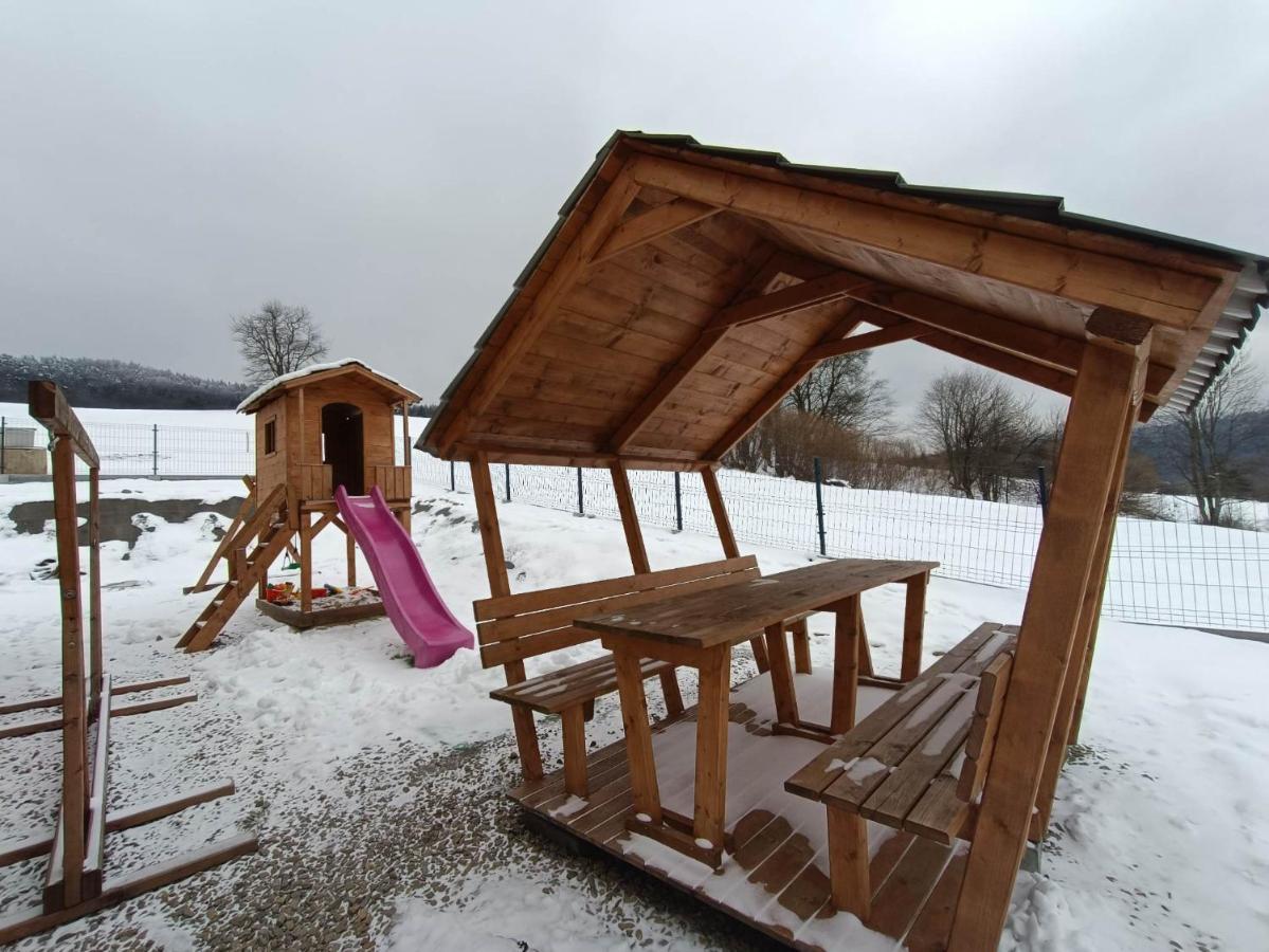 Domek W Swiatkowej Krempna Exterior foto