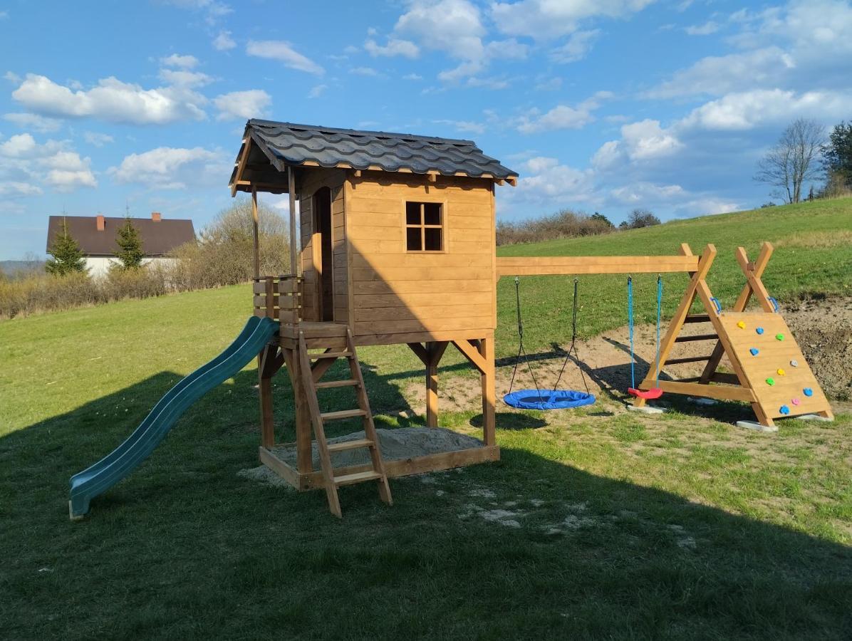 Domek W Swiatkowej Krempna Exterior foto